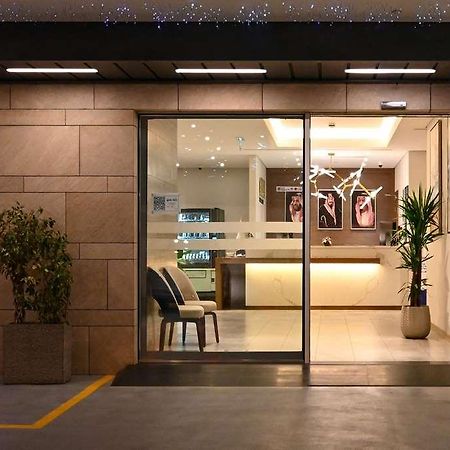 Comfort Hotel Jeddah King Road Exterior photo