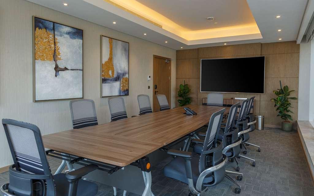 Comfort Hotel Jeddah King Road Facilities photo
