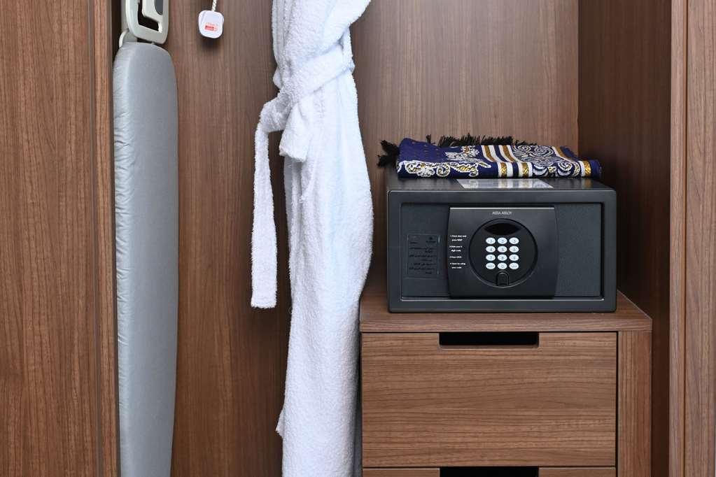Comfort Hotel Jeddah King Road Room photo